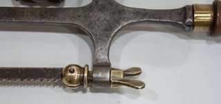 SIERRA DE ARMERO CON TALADRO DE VAIVEN INTEGRADO.