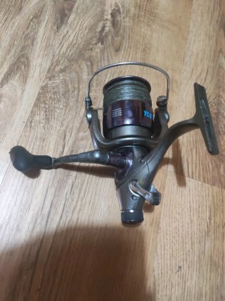 Lote de cañas y carretes de pesca