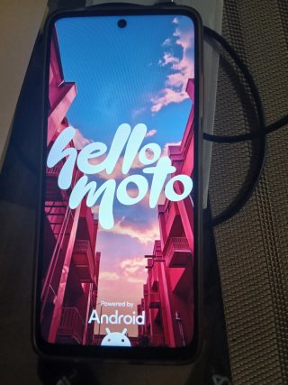 Movil Motorola G05 en caja