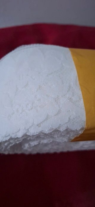 Encaje blanco para costura