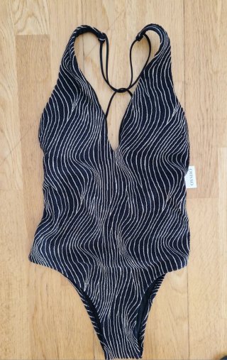 Bañador Oysho Negro y Blanco Rayas