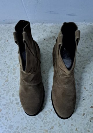 Botas de ante marrones