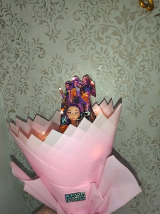 Ramo Muñeca K-Pop con Luces