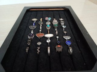 Lotto 35 anelli vintage anche in argento