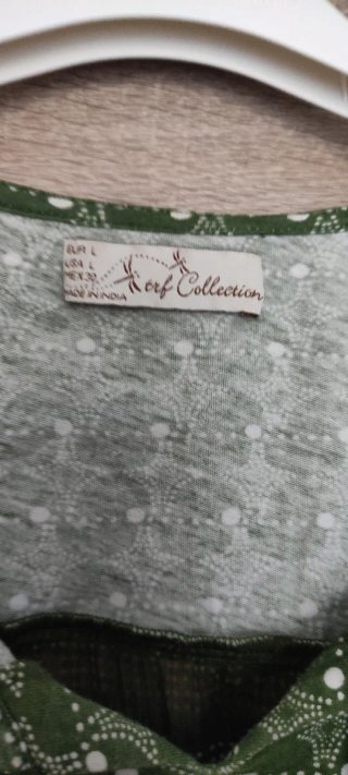 Blusa transparente verde y blanca