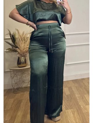 Conjunto verde satinado nuevo
