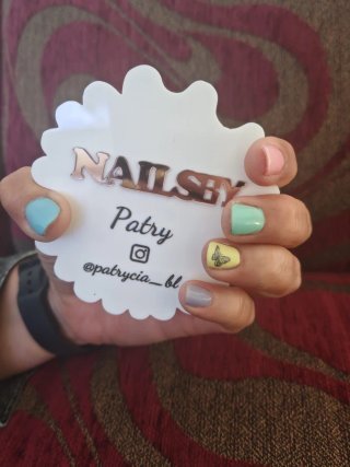 Manicura y pedicura a domicilio