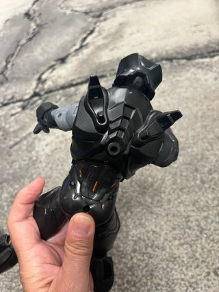 Figura Robot Negro y Gris