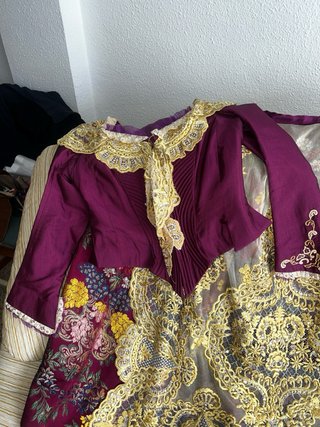 Traje Regional Fallera Dorado y Rojo