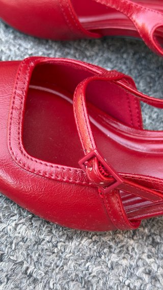 Zapatos tacón Stradivarius rojos talla 37