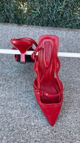 Zapatos tacón Stradivarius rojos talla 37