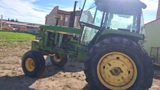 Tractor John Deere 4240