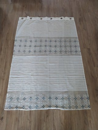 Cortinas Bordadas Blancas y Grises