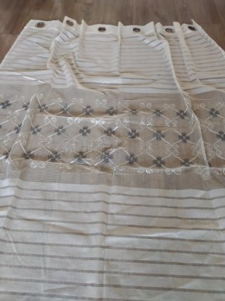 Cortinas Bordadas Blancas y Grises
