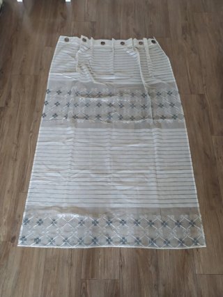 Cortinas Bordadas Blancas y Grises