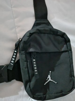 Riñonera Jordan Negra