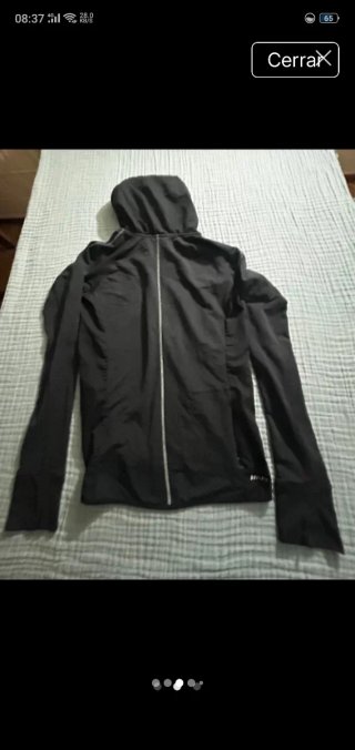 Chaqueta deportiva Nike negra