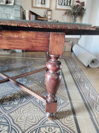 Mesa comedor antigua