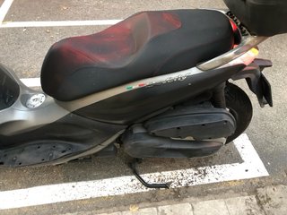 Piaggio Beverly 350 Maxi Scooter