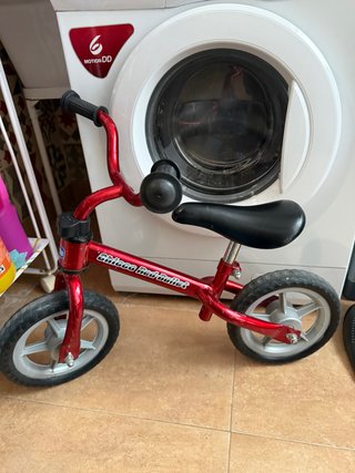 Bicicleta de equilibrio roja Chicco