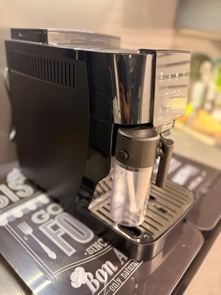 Cafetera Delonghi Magnifica Milk Start Negra