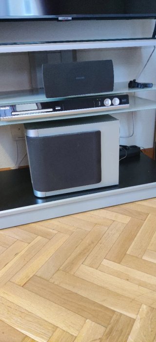 LOTE SALON COMPLETO  Mueble+TV43'+Sonido+DVD+Mesa