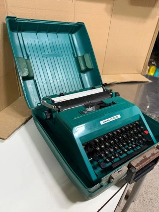 Máquina de escribir Olivetti Studio 45