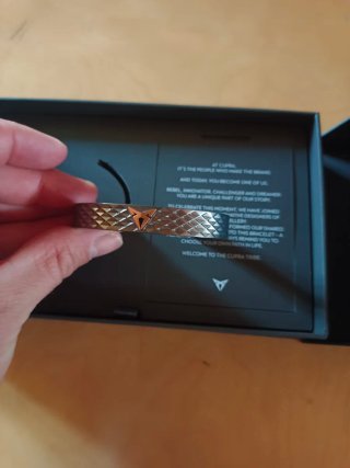 Pulsera  brazalete Cupra Negra Nueva