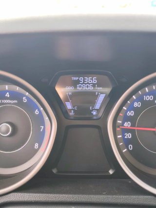 Hyundai Elantra 2012