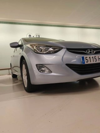 Hyundai Elantra 2012