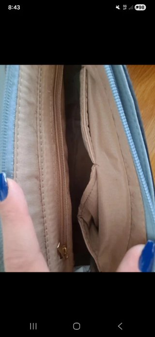 Bolso rígido con correa en tonos pastel