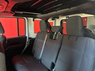 Jeep Wrangler 4p 2.0T GME Sahara 8ATX E6D