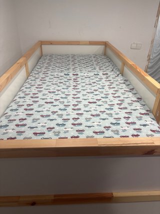 Cama alta infantil de madera