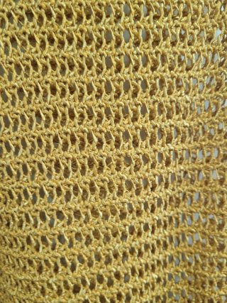 Camiseta de crochet amarilla