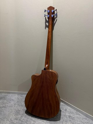Bajo Acústico Fender