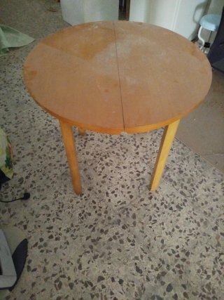 Mesa redonda plegable de madera