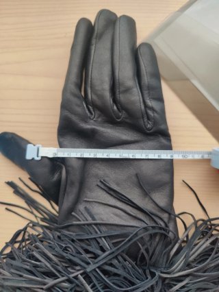 Guantes de piel con flecos y forro de lana