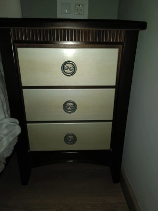 Conjunto sinfonier y mesitas de noche