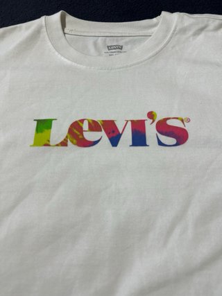 T-shirt Levi's con grafica arcobaleno taglia S