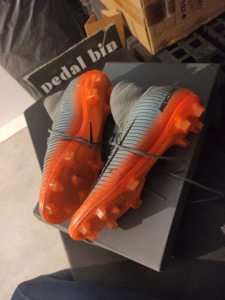 Botas de fútbol Nike Talla 42