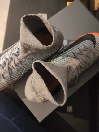 Botas de fútbol Nike Talla 42