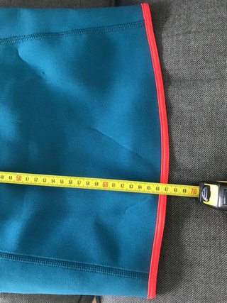 Neopreno manga corta azul cuello alto