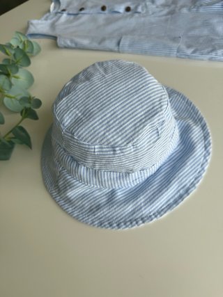 Conjunto mono y sombrero rayas celeste