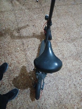 Patinete eléctrico con asiento