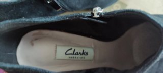 Botines Clarks Negros Piel Cremallera