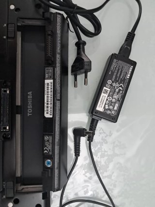 Portátil Toshiba PORTEGE R700-123 Negro