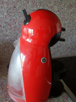 Cafetera Dolce Gusto Roja