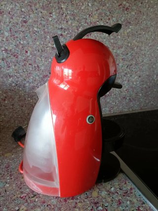 Cafetera Dolce Gusto Roja