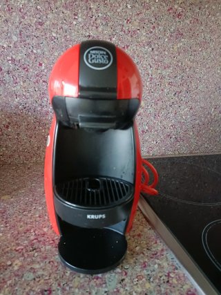 Cafetera Dolce Gusto Roja