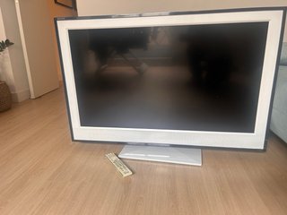 Televisor Sony 65x101cm